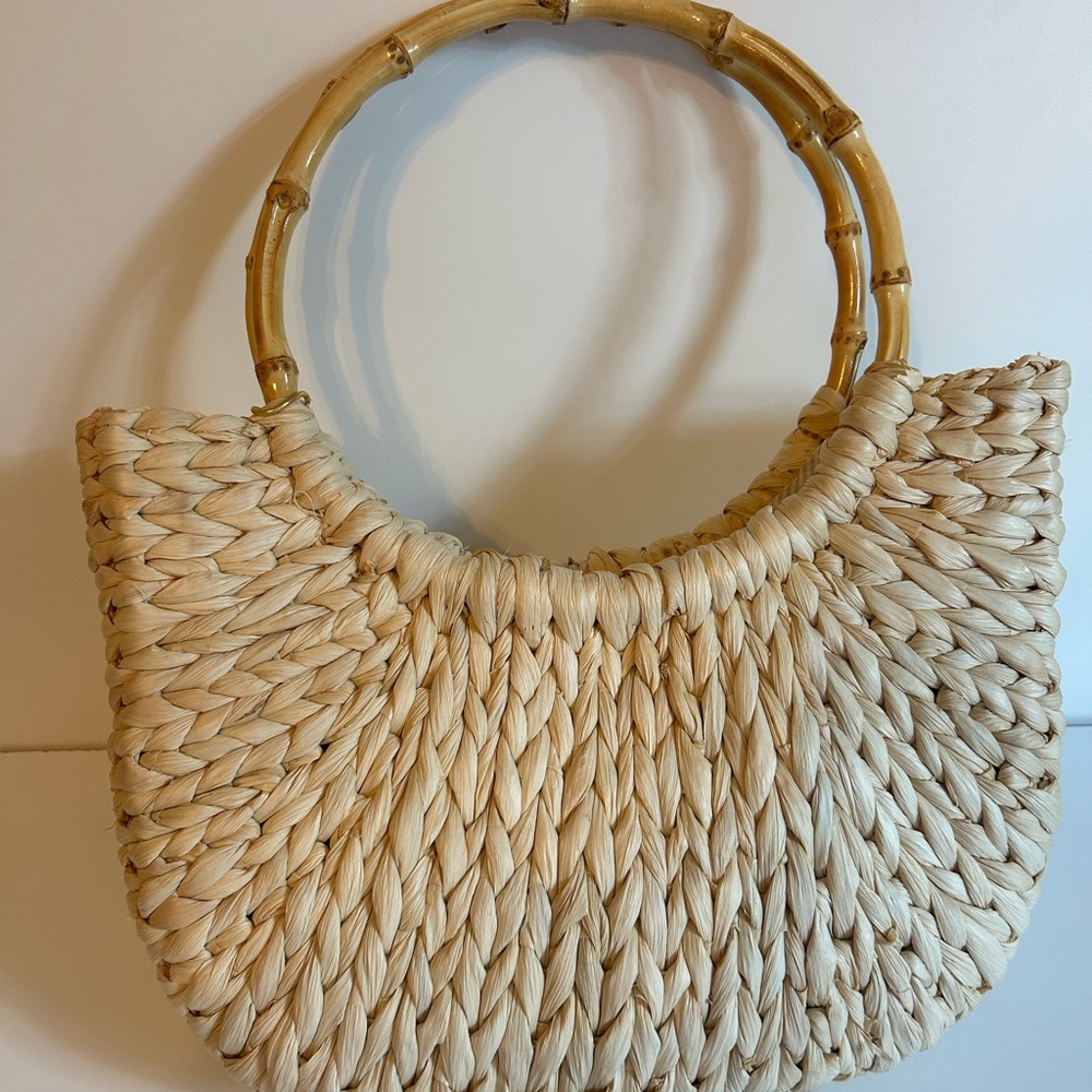 Woven Summer hand Bag. Great condition